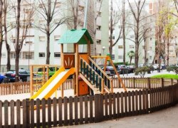 В Югорске поставлена точка в деле о детских площадках