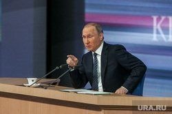 Путин призвал отбирать имущество у чиновников. «Ответственность лежит на губернаторах»